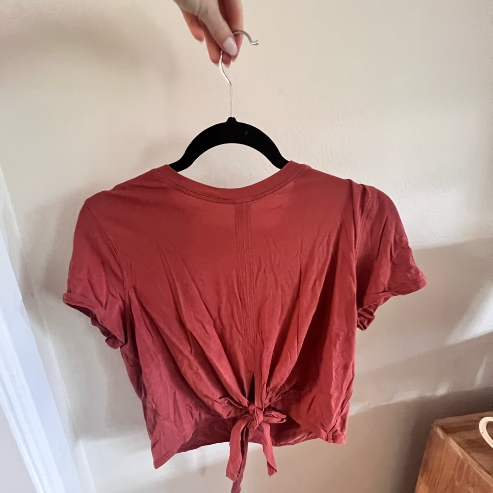 Lulu lemon cropped tie front tee